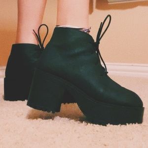 Black chunky combat boots 👊🏼😻